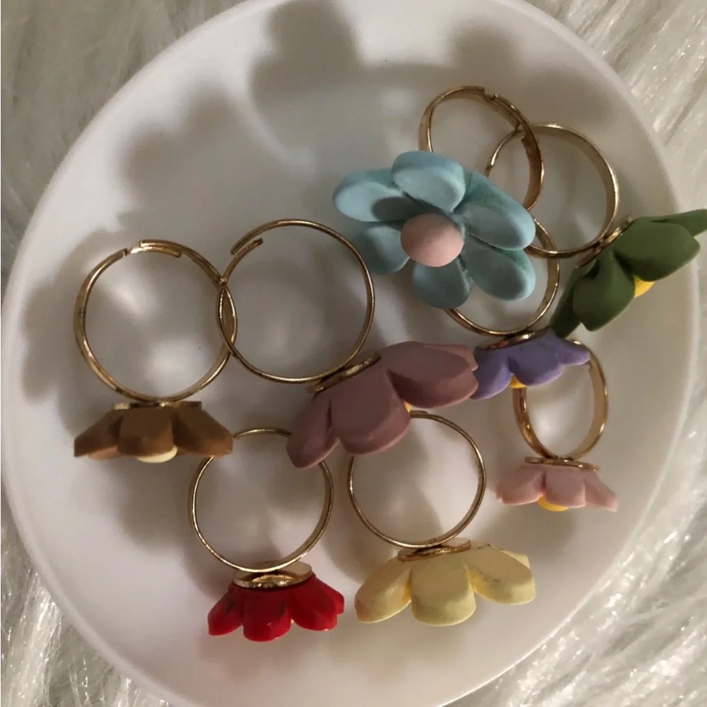 Eight floral/flower adjustable cute spring rings